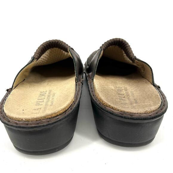 La Plume Women's Flex Bronze Flat Ruched Leather Mules (EU39 - US 8.5) - Picture 6 of 8